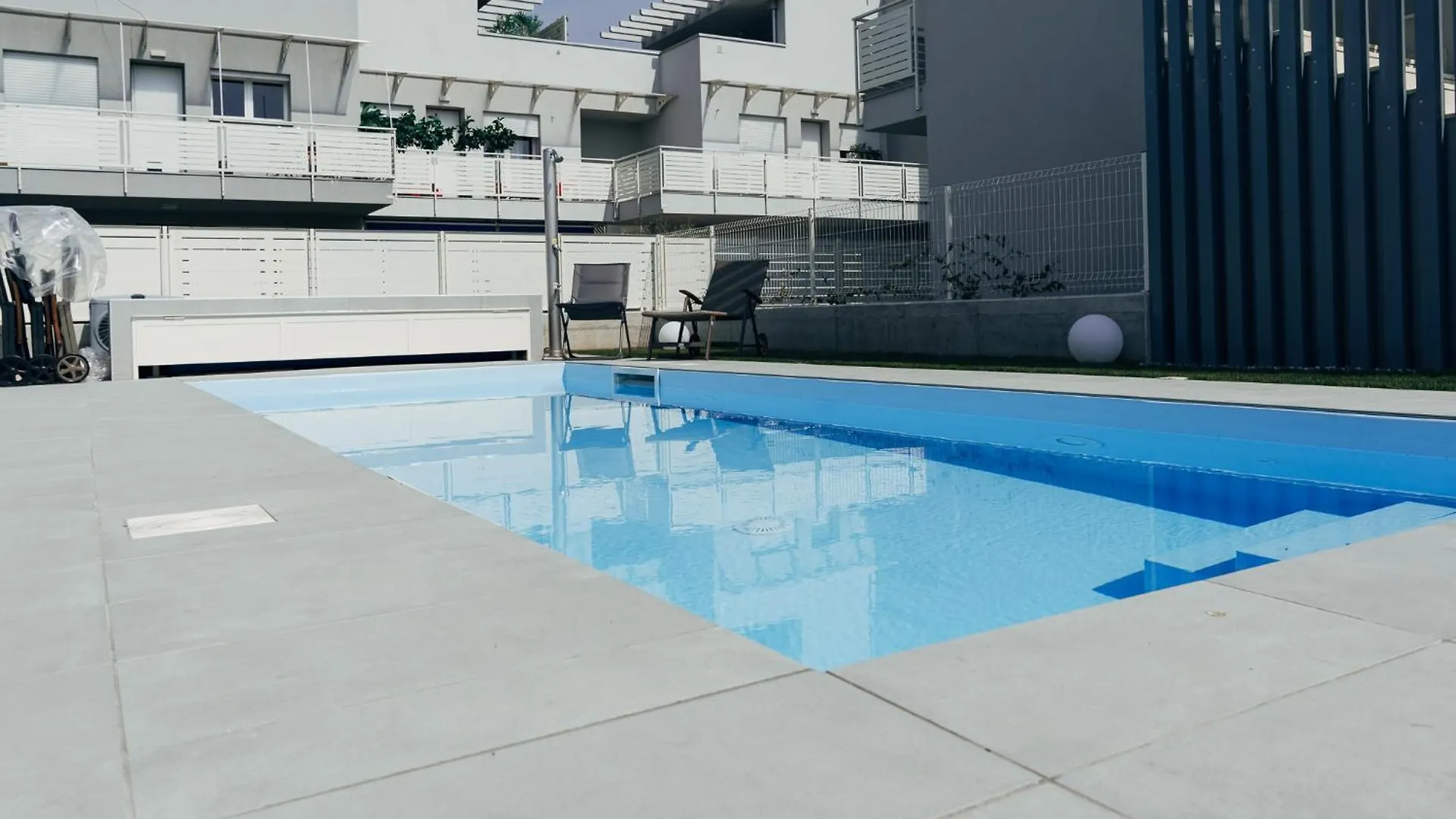 The Prince - Luxury Apartments With Pool Peschiera del Garda 0*,  Italia