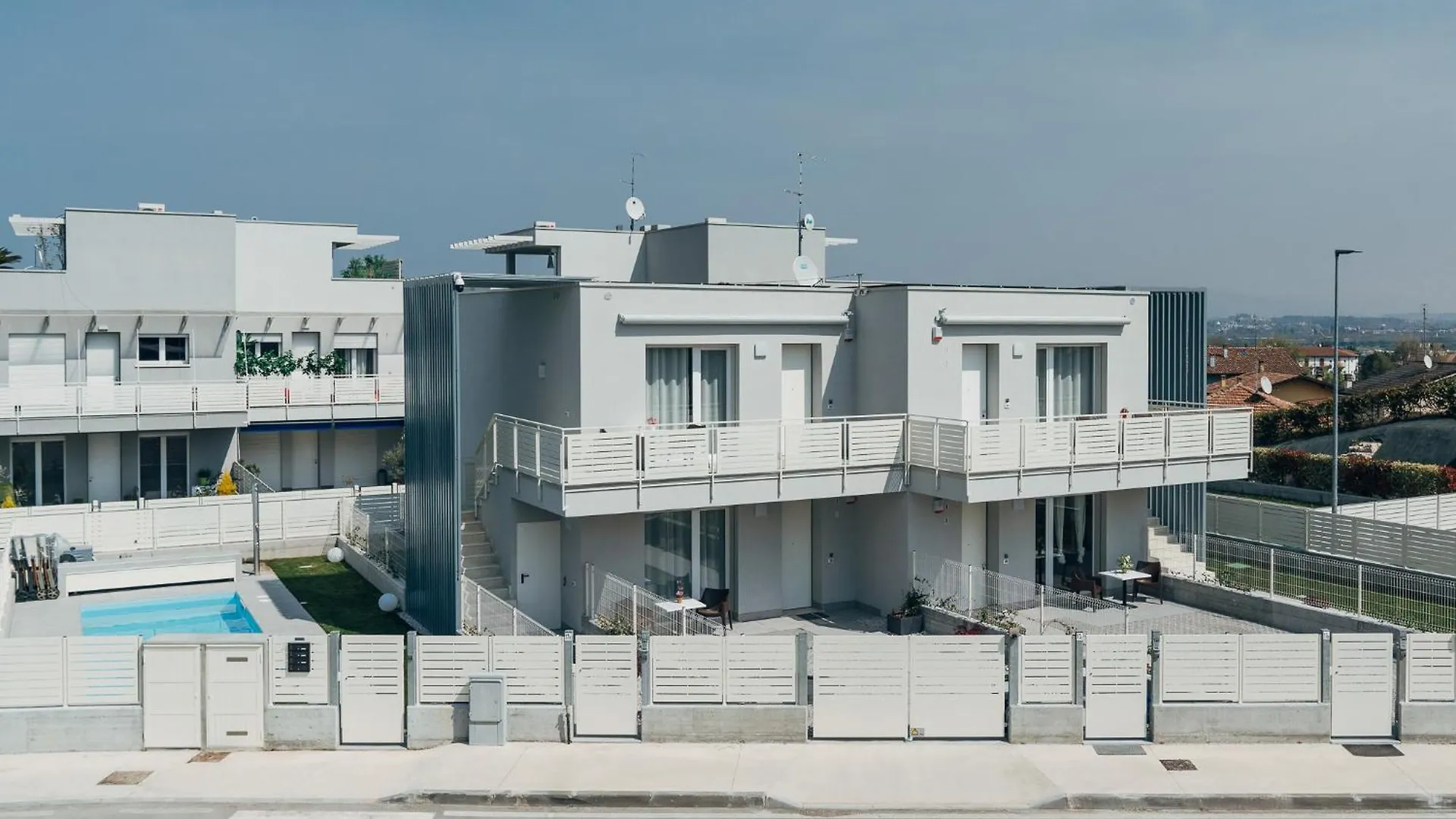 The Prince - Luxury Apartments With Pool Peschiera del Garda